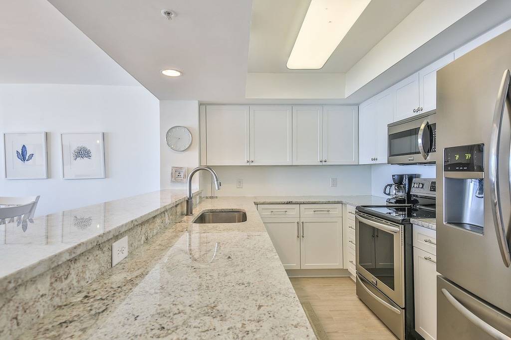 Ganze Wohnung, Charleston Coast Urlaub 'Sea Folly' ~ ~ direkt am Meer ~ ~ tolle Aussicht ~~ Wifi, Pools, Aufzüge in Folly Beach, Charleston County