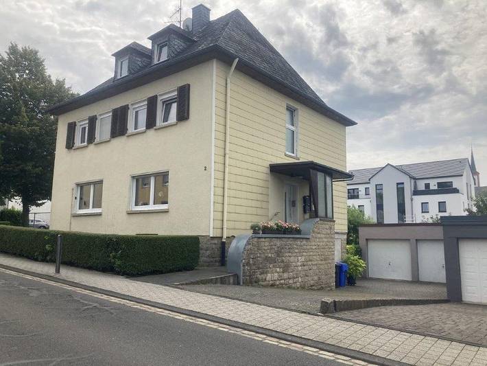 Ferienwohnung für 4 Personen, mit Balkon und Terrasse in Bitburg