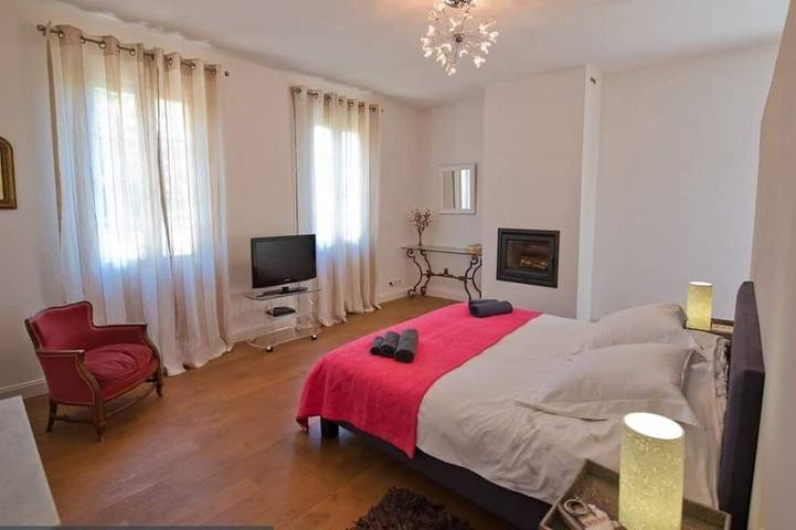 Location de vacances pour 12 personnes, avec jardin à Petit-Palais-et-Cornemps - 2