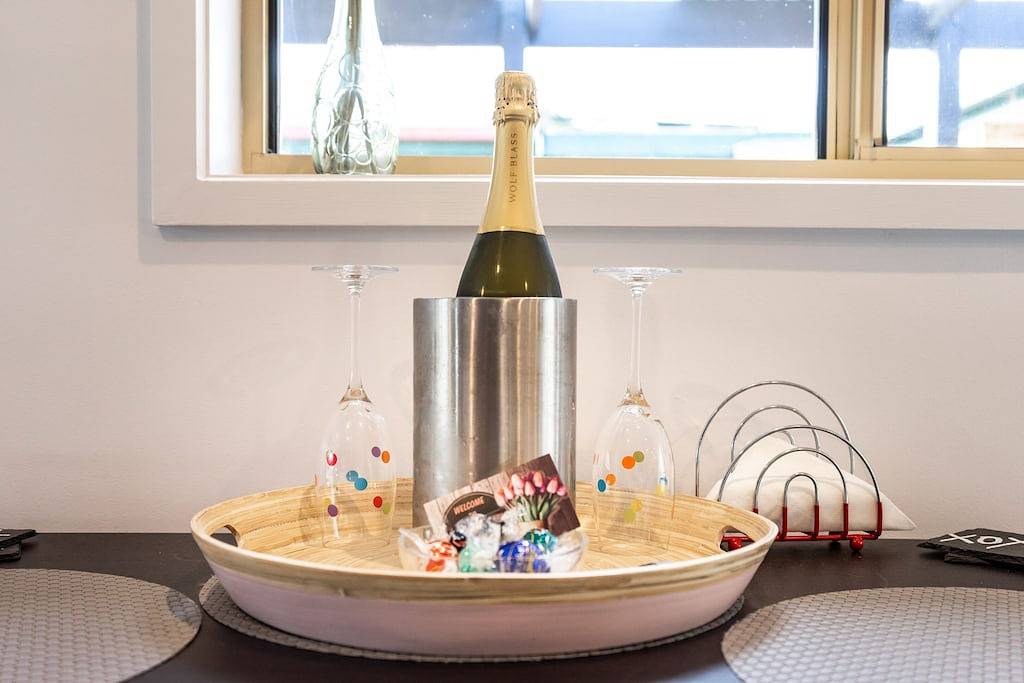 Golfside Getaway by Ready Set Stay - Neat bungalow,Wifi,linen & towels included in Melbourne, Mornington Peninsula