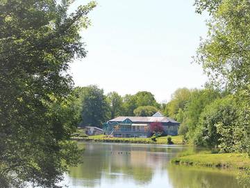 Maison de campagne pour 2 personnes, avec jacuzzi ainsi que sauna et bassin pour enfant à Merdrignac