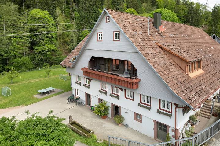 Ferienwohnung für 8 Personen, mit Balkon und Garten in Schenkenzell