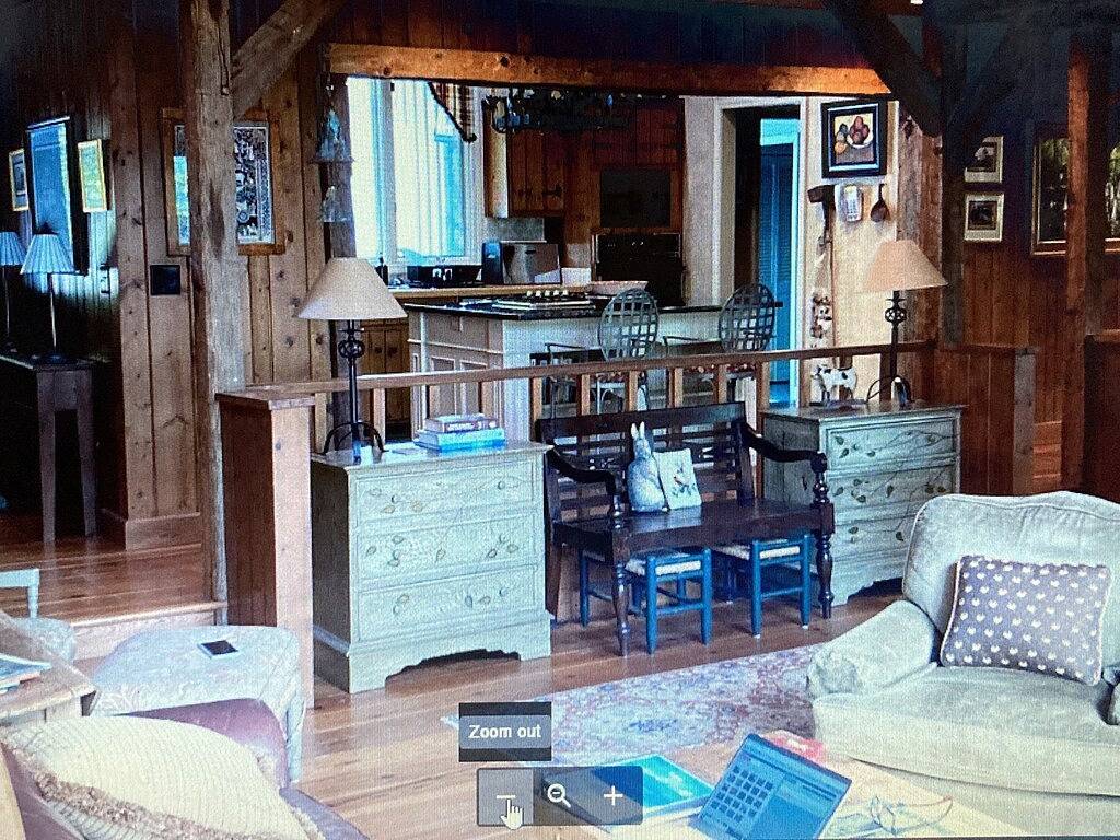 Ideale Berghütte, die am Toxaway See lebt in Lake Toxaway