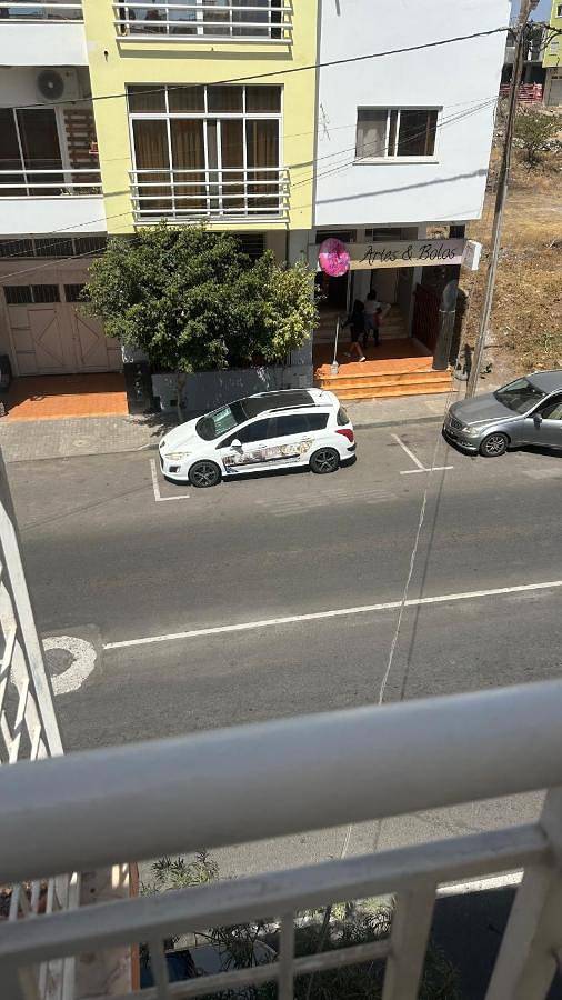 Chambre d’hôte pour 6 personnes, avec vue et balcon dans Praia - 3