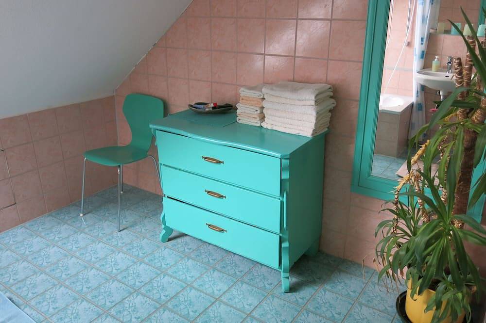 Geräumige, kindgerechte Ferienwohnung mit toller Dachterasse in Radebeul, Meißen Region