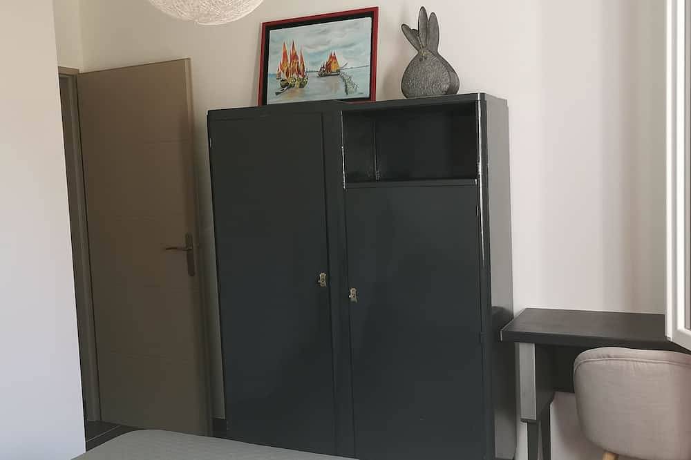 New single-storey house in village center in Bédoin, Parc naturel régional du Mont-Ventoux