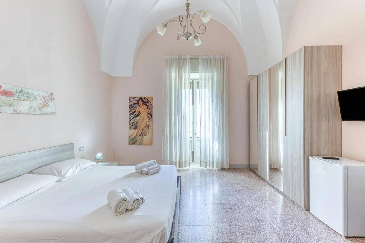 Connected Room with Private Bathroom in Presicce, Golfo di Taranto