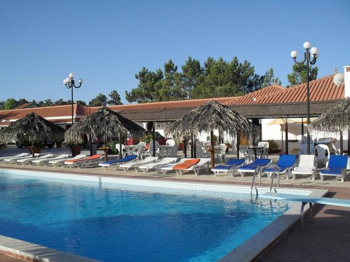 Gîte pour 3 personnes, avec Terrasse et Jardin ainsi que Piscine et Vue dans Lagoa de Albufeira