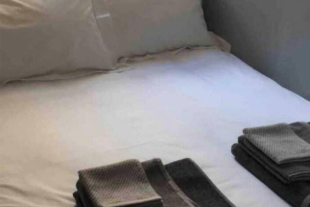 New Listing - Chic Apt in Central Cheltenham Free Permit Parking in Cheltenham, Gloucestershire