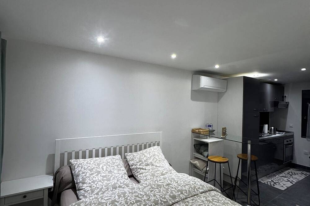 Appartement entier, Studio cosy proche de l'aéroport in Villeneuve-le-Roi, Val-de-Marne