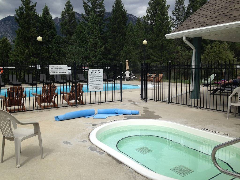 Ganze Wohnung, Mountain View Condo, 7+ Night Disc%, 2 Balconies, 2 King Br, 2 Bath-Pool/Hot Tub in Radium Hot Springs, Kootenay-Nationalpark