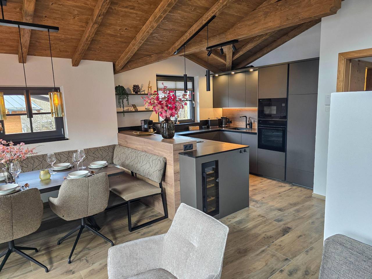 Luxus-Lodge mit Privatsauna bei Flachau
 in Eben im Pongau, Tennengau