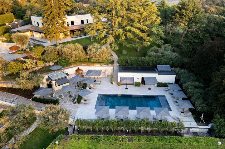 Villa for 10 people, with garden and sauna as well as balcony - 1