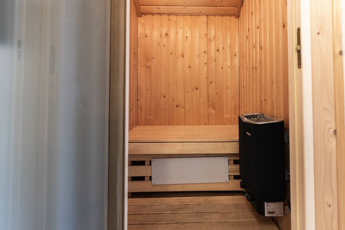 Vakantiepark 't Broeckhuys — 6 - Persoons Forest 225 Sauna Bungalow in Betuwe