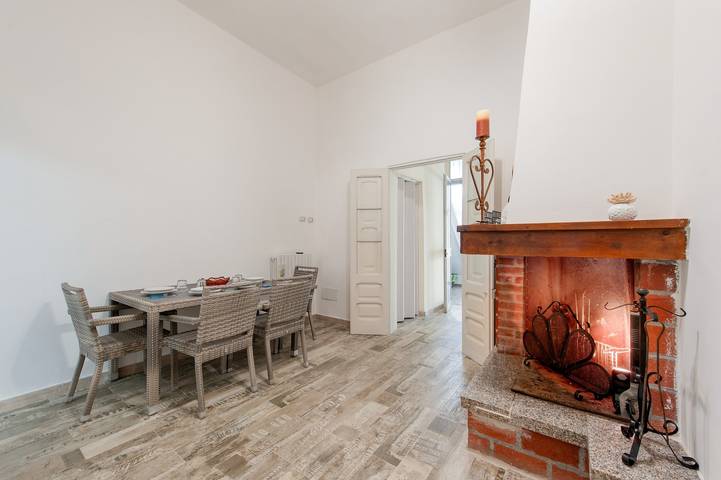 Entire apartment, 'Salento Dream' Apartment with Private Terrace, Garden and Wi-Fi in Trepuzzi, Lecce Province