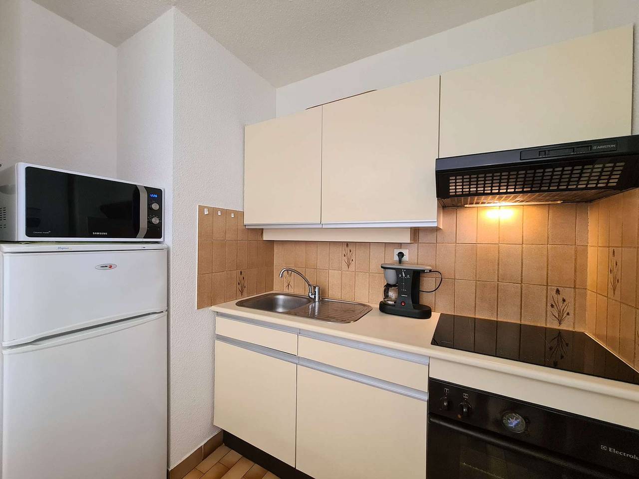 Appartement entier, Appartement cosy avec piscine, tennis et parking privé - Cap d'Agde in Cap d'Agde, Agde