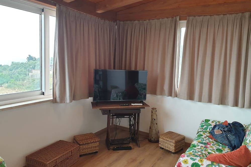 Villa con piscina exclusiva a 5 minutos del mar. in Altavilla Milicia, Provincia de Palermo