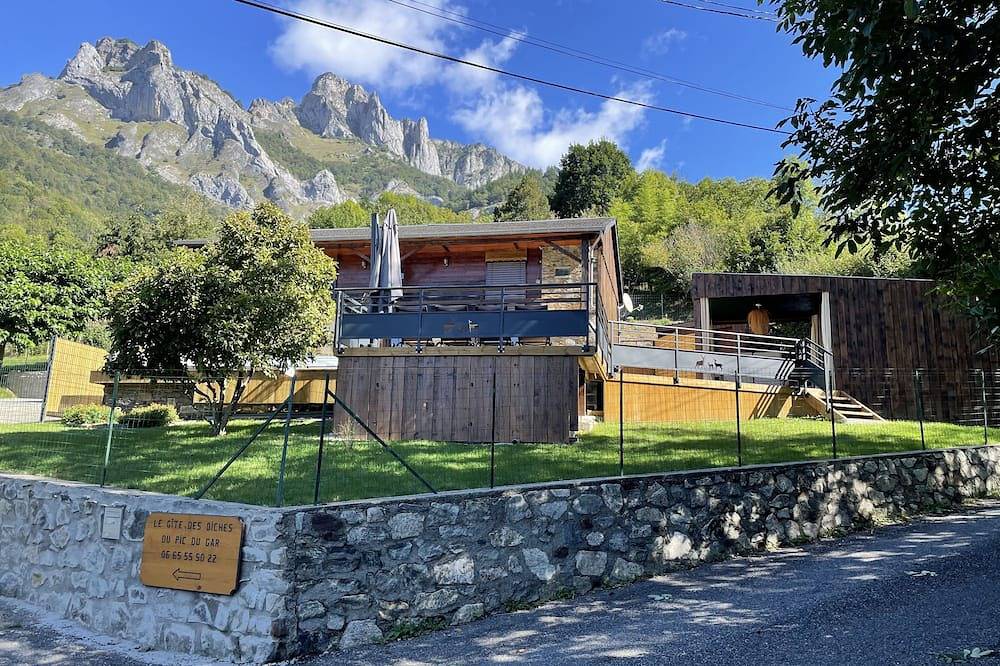 Maison de montagne avec piscine privée et jardin clôturé in Bezins-Garraux, Pyrénées