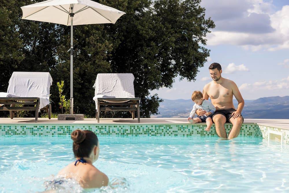 Ein Bauernhaus aus Stein aus dem Jahr 1850 mit Pool für Naturliebhaber in Pomarance, Riserva Naturale di Monterufoli