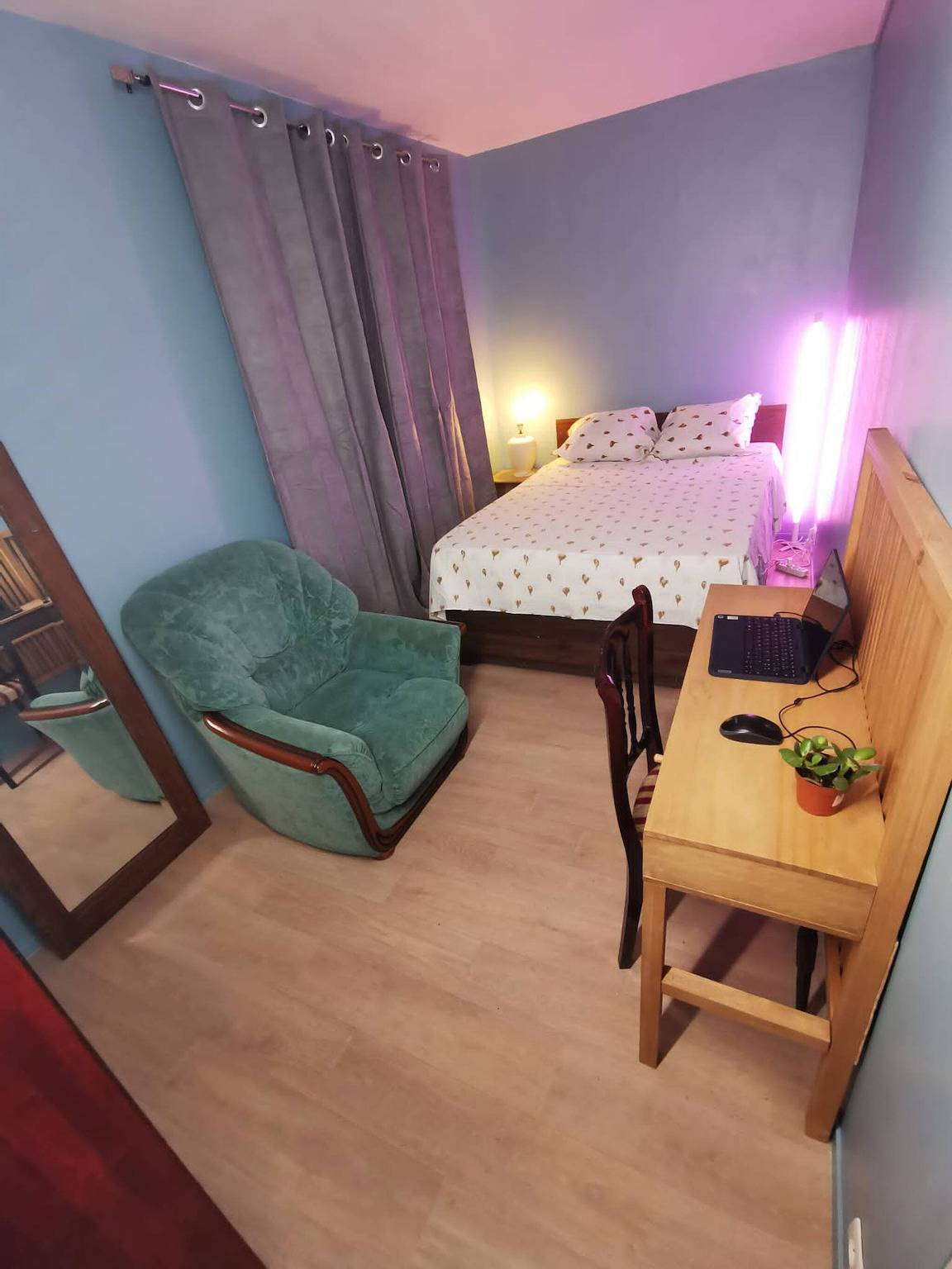 Entire apartment, A blue room number 1 in Bezons, Val-d'Oise