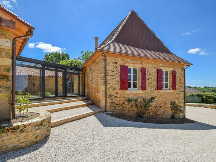 Gîte pour 10 personnes, avec jardin ainsi que terrasse et piscine, animaux acceptés à Saint-Médard-d'Excideuil - 3