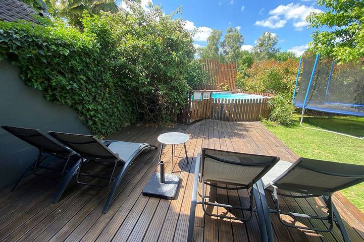 Gîte pour 8 personnes, avec jardin et piscine, animaux acceptés