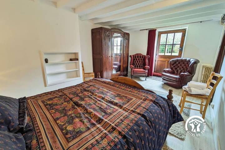 Gîte pour 11 personnes, avec terrasse et jardin, animaux acceptés à Gennes-sur-Glaize - 3