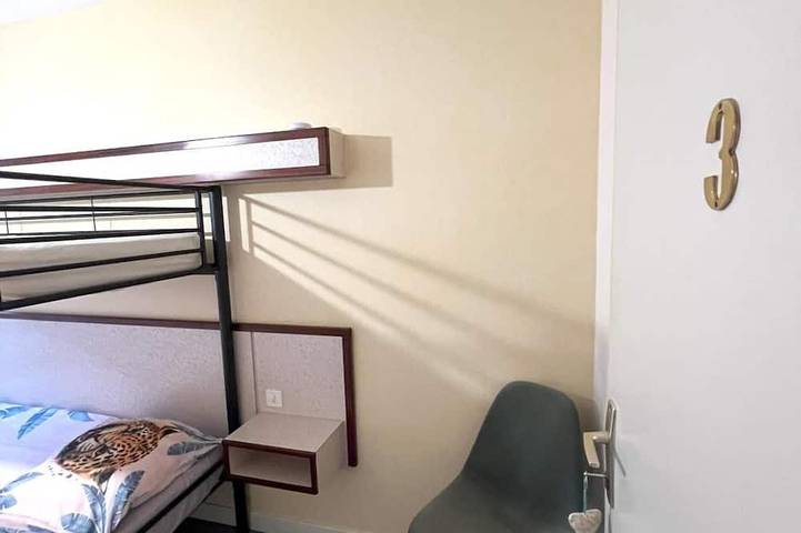 Chambre d’hôte pour 4 personnes, avec Jardin à Caurel - 3