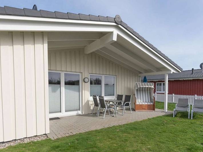 Ferienhaus für 4 Personen, mit Sauna und Terrasse sowie Garten