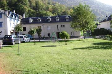 Gîte pour 5 personnes, avec jardin et balcon à Esterre