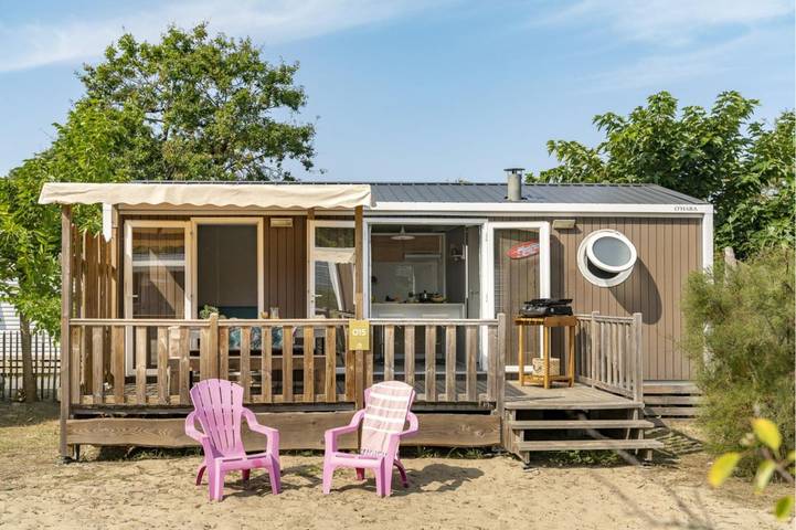 Camping für 4 Personen, mit Terrasse und Pool sowie Garten, kinderfreundlich in Soulac-sur-Mer