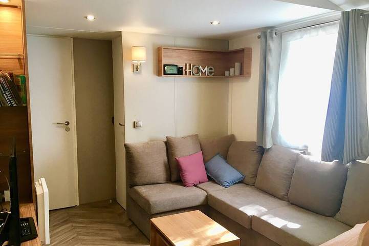 Location de vacances pour 6 personnes, avec Terrasse et Jardin ainsi que Piscine et Sauna à Saint-Privat-de-Champclos - 4
