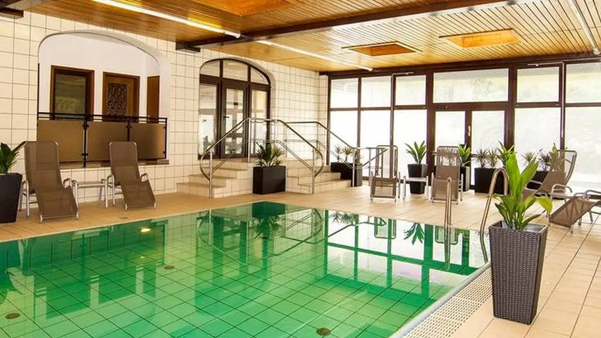 Ferienwohnung für 2 Personen, mit Pool und Sauna in Pirna