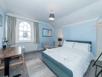 Apartment for 4 People in Reading, North Wessex Downs, Photo 2