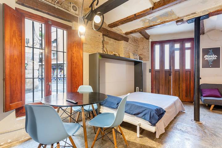 Estudio entero, Apartamento estudio 'Bajo En El Centro' con Wi-Fi in Valencia City Centre, Valencia