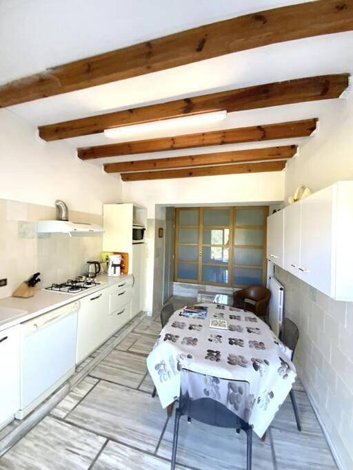 Appartement entier, Appartement en rez de villa in Aregno, Région de Calvi
