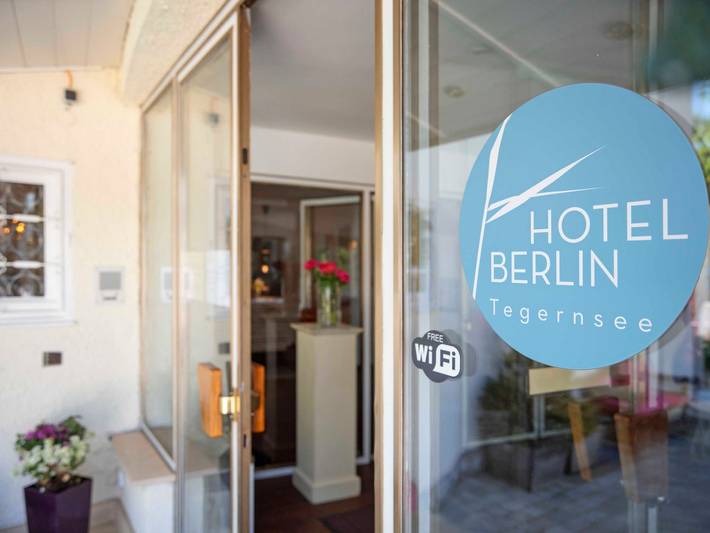 Hotel für 3 Personen, mit Balkon und Whirlpool sowie Terrasse und Garten in Rottach-Egern - 3