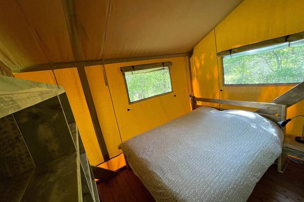 Luxury Lodge - Lodges du Bois Dodo in Septfonds, Quercy