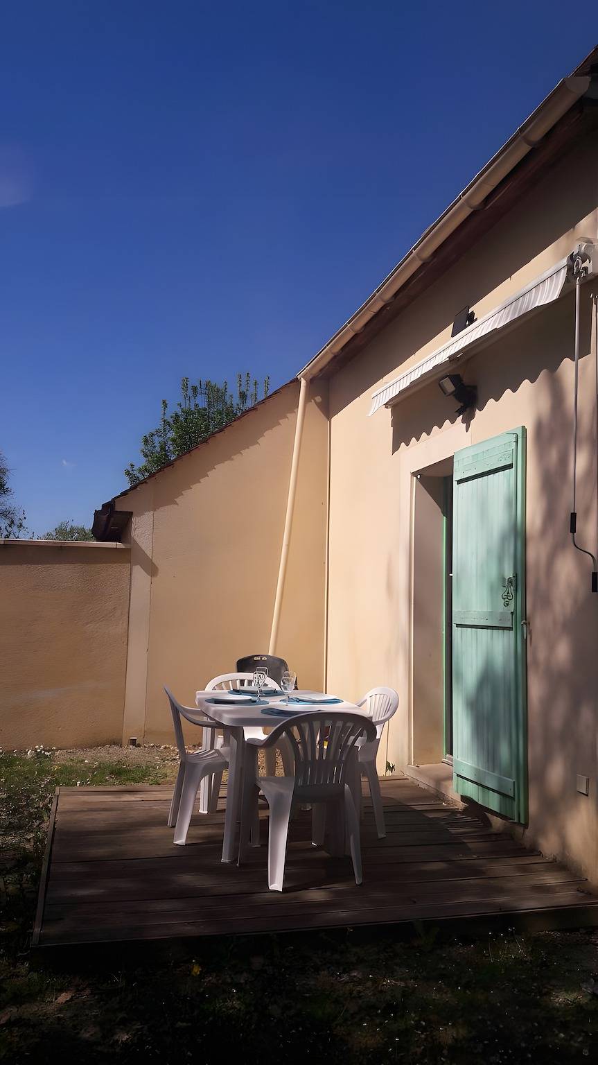 Maisonette nahe Sarlat-la-Canéda mit Gemeinschaftspool, privater Terrasse und Garten in Carsac-Aillac, Périgord Noir