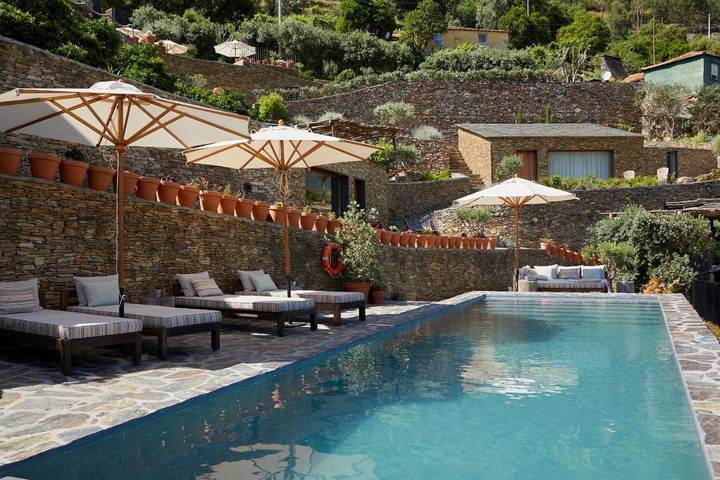Casa de familia para 2 personas, con jardín además de vistas y piscina en Penafiel