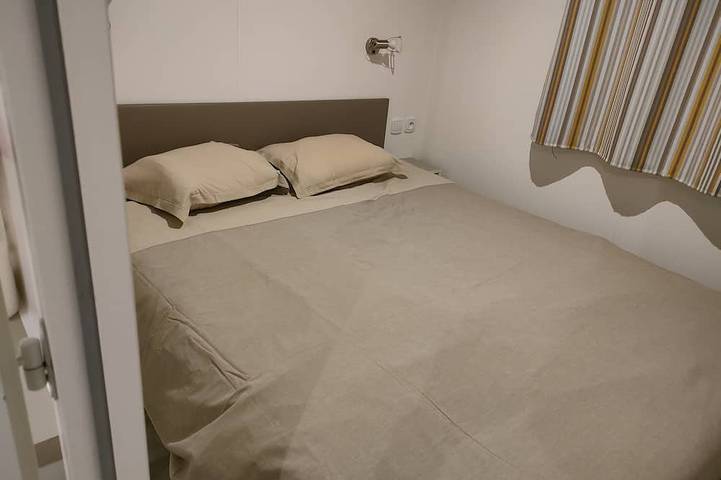 Mobil home pour 6 personnes, avec terrasse ainsi que sauna et piscine, animaux acceptés à Montagnac-Montpezat - 2