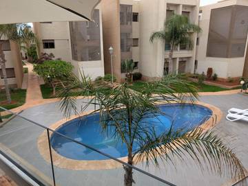 Gîte pour 6 personnes, avec piscine et jardin ainsi que balcon et vue dans Madagh