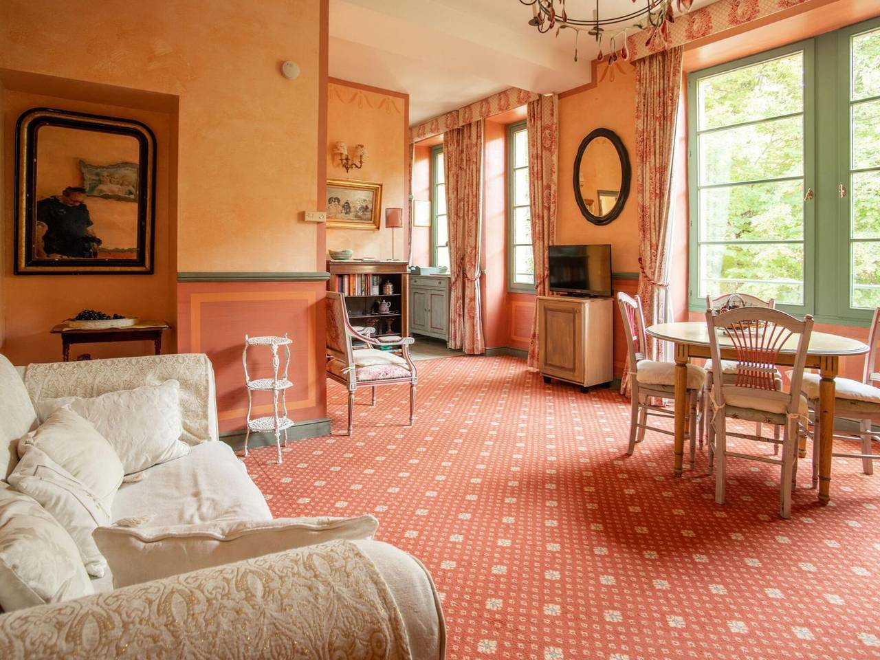 Appartement entier, Studio with pool in garden Park, naerby spas and views at the Mont Ventoux.



 in Montbrun-les-Bains, Région de nyons