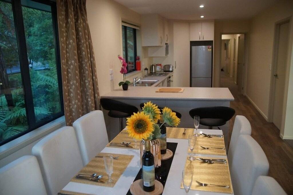 Spoil yourself... Relax in style. Warm and quiet. in Greymouth, West Coast (Neuseeland)