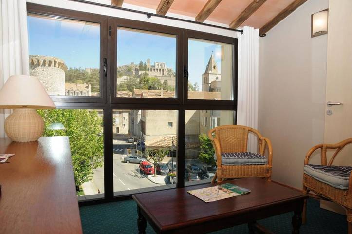 Hôtel pour 2 personnes, avec terrasse, animaux acceptés dans Office de Tourisme de Sisteron - 2