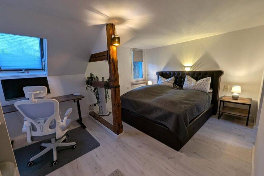 Ganze Wohnung, Gemütliche Dachgeschoss Whg Hohemark Naturnah in Oberursel (Taunus), Hochtaunuskreis