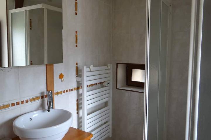 Gîte pour 4 personnes, avec jardin à Castelnau-de-Mandailles - 4