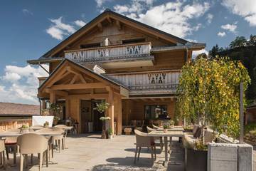 Hôtel pour 2 personnes, avec vue ainsi que sauna et terrasse dans Stoos