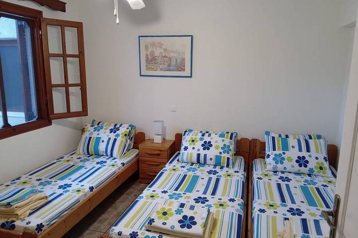 Gîte pour 9 personnes, avec balcon et jardin dans Perdika - 4