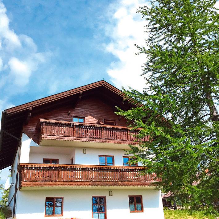 Ferienhaus für 18 Personen, mit Ausblick und Sauna sowie Balkon in Albeck